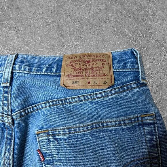 Vintage 90s Levi’s 501 Light Wash Button Fly Jeans 33x32 Made In USA - Picture 8 of 10